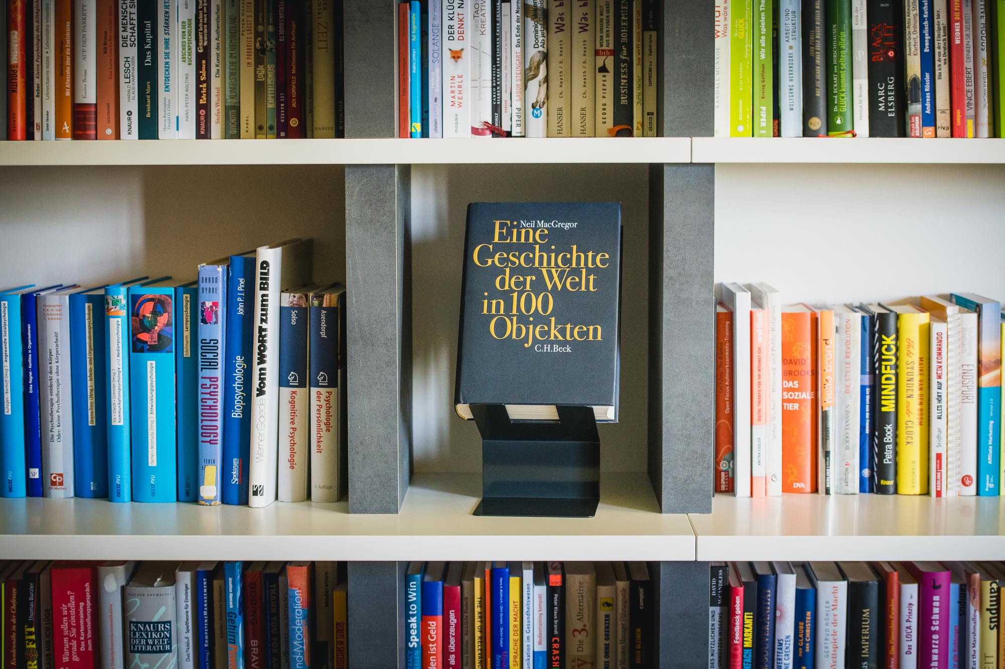 Die Bibliothek im Seminarhaus Lichtung an der Pegnitz